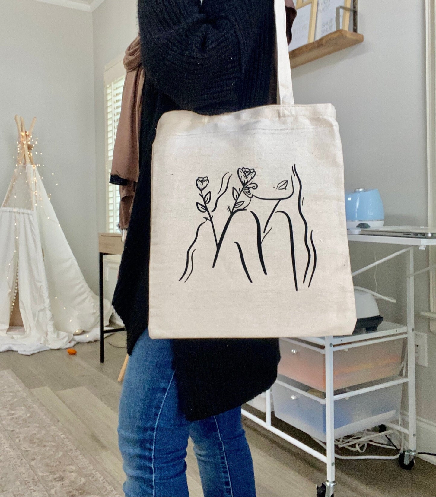 Female Line Art Tote Bag | 13 x 15 Tote bag | Custome tote bags | Line art tote bags | feminine tote bag canvas